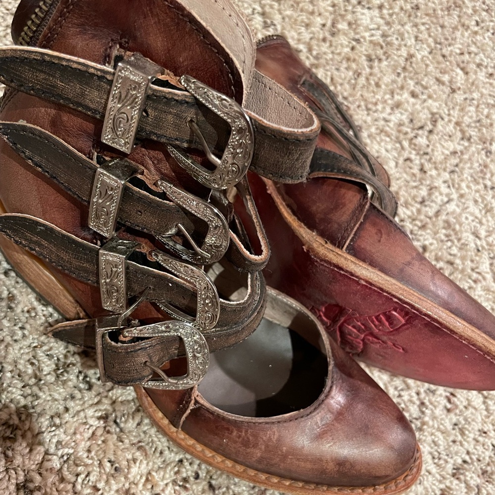 Free bird Scarlett size 6